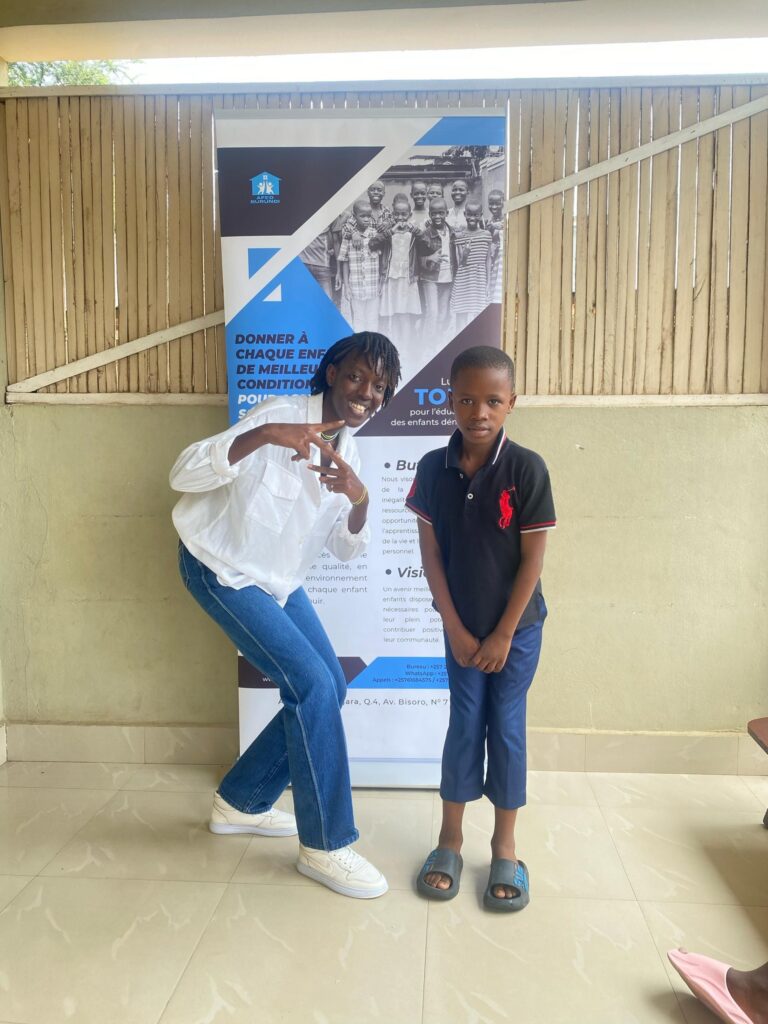 AKACU KAZOZA Talk Show : rêver, croire et bâtir son avenir 481225810 122140454330545161 1433883270852076669 n